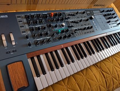 Arturia-Polybrute, 6-voice, boxed & manual